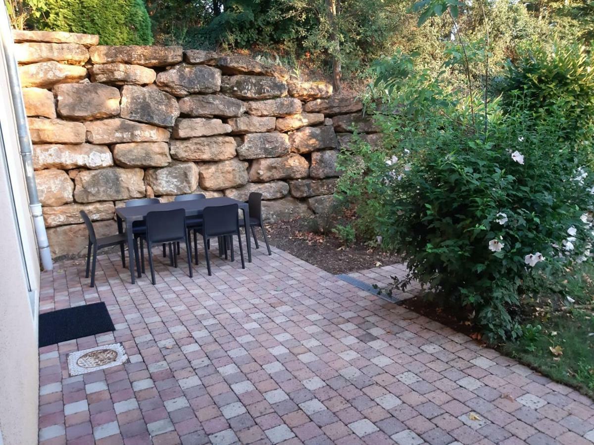 Appartement Dans Propriete Calme En Pleine Nature 챠보니어스레벵즈 외부 사진
